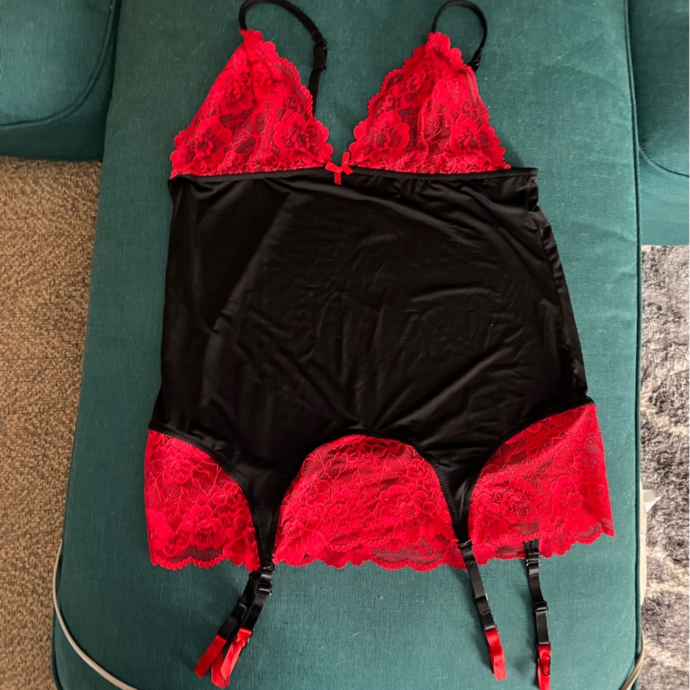 Sexy Plus Size Black and Red Lace Teddy Lingerie Garter Fits 14-18